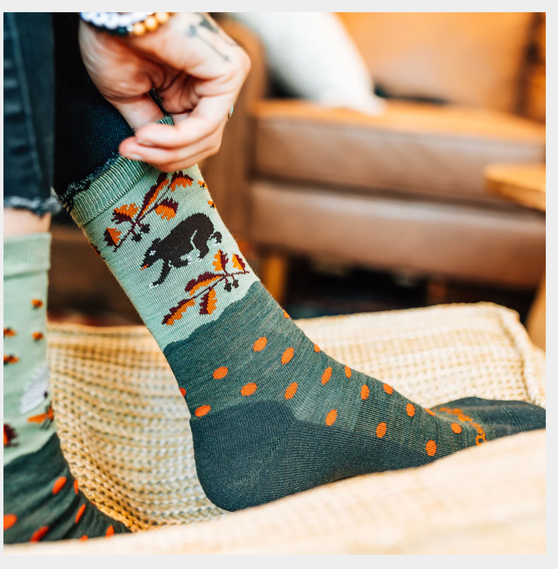 Darn tough Women's Wild Life Crew Lightweight Lifestyle Socks